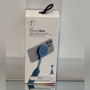 NWT Blue Snap Stand Mini for Smartphones